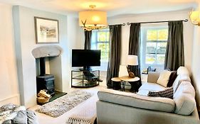 Quirky Cottage, Cosy Grade II Listed 2 Bed Apartment Troutbeck Bridge
